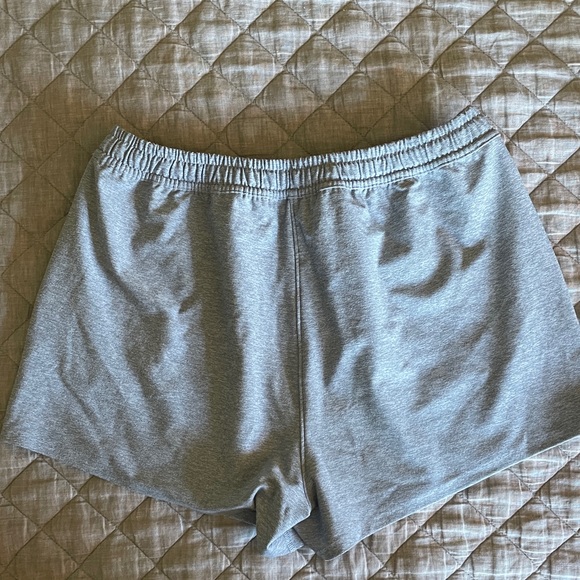 Outdoor voices Sunday short - Picture 5 of 5